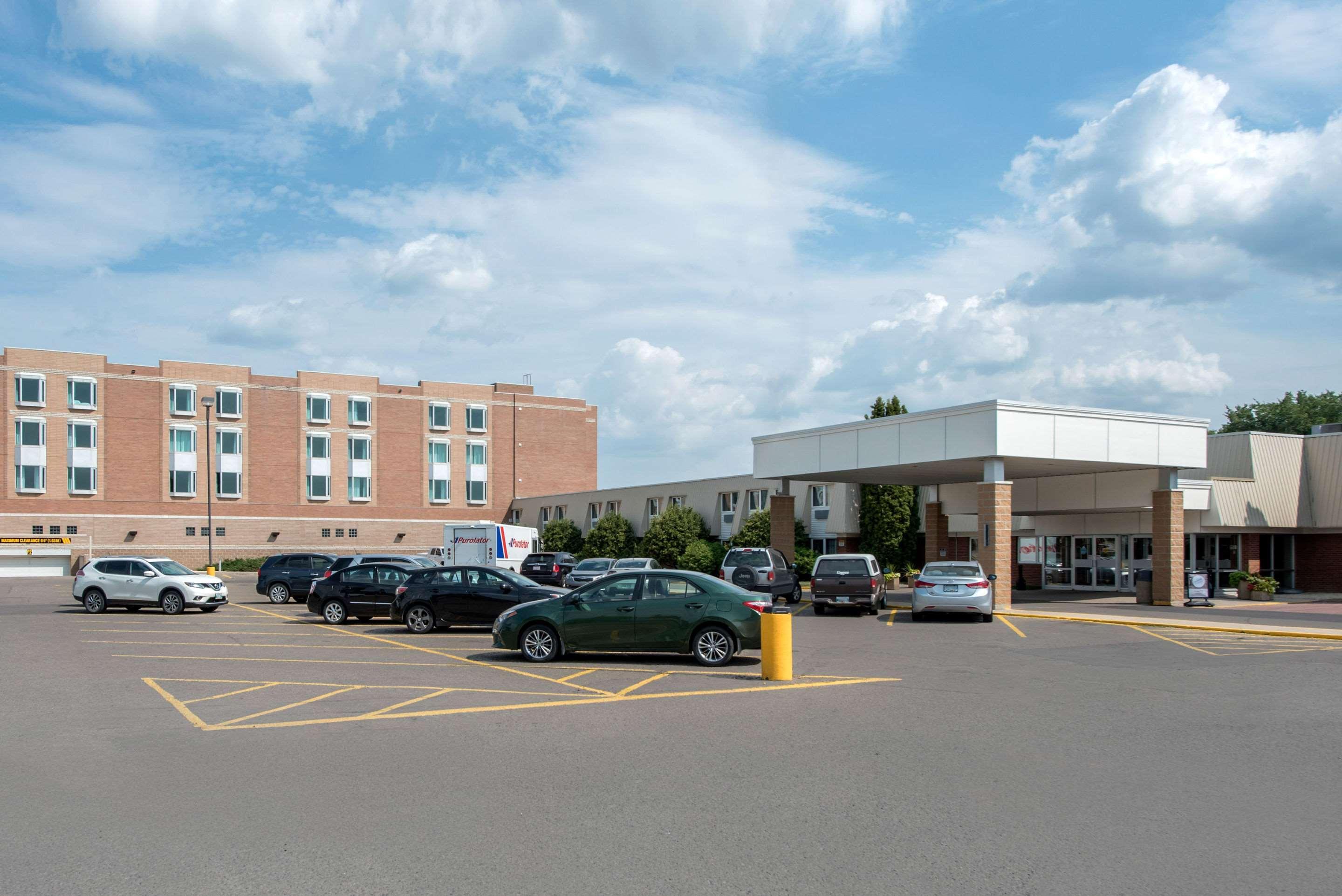 Clarion Hotel & Suites Brandon Εξωτερικό φωτογραφία