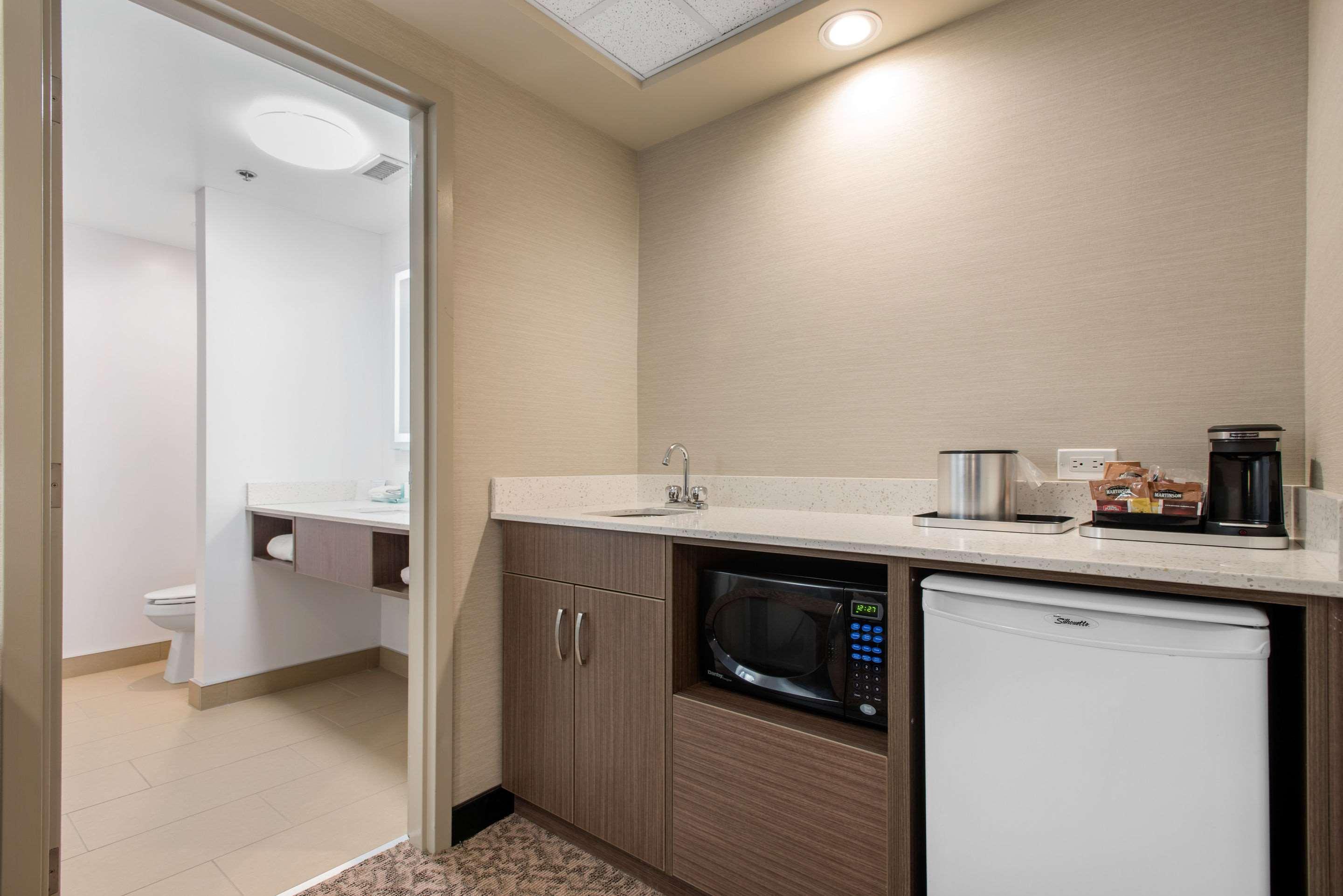 Clarion Hotel & Suites Brandon Εξωτερικό φωτογραφία