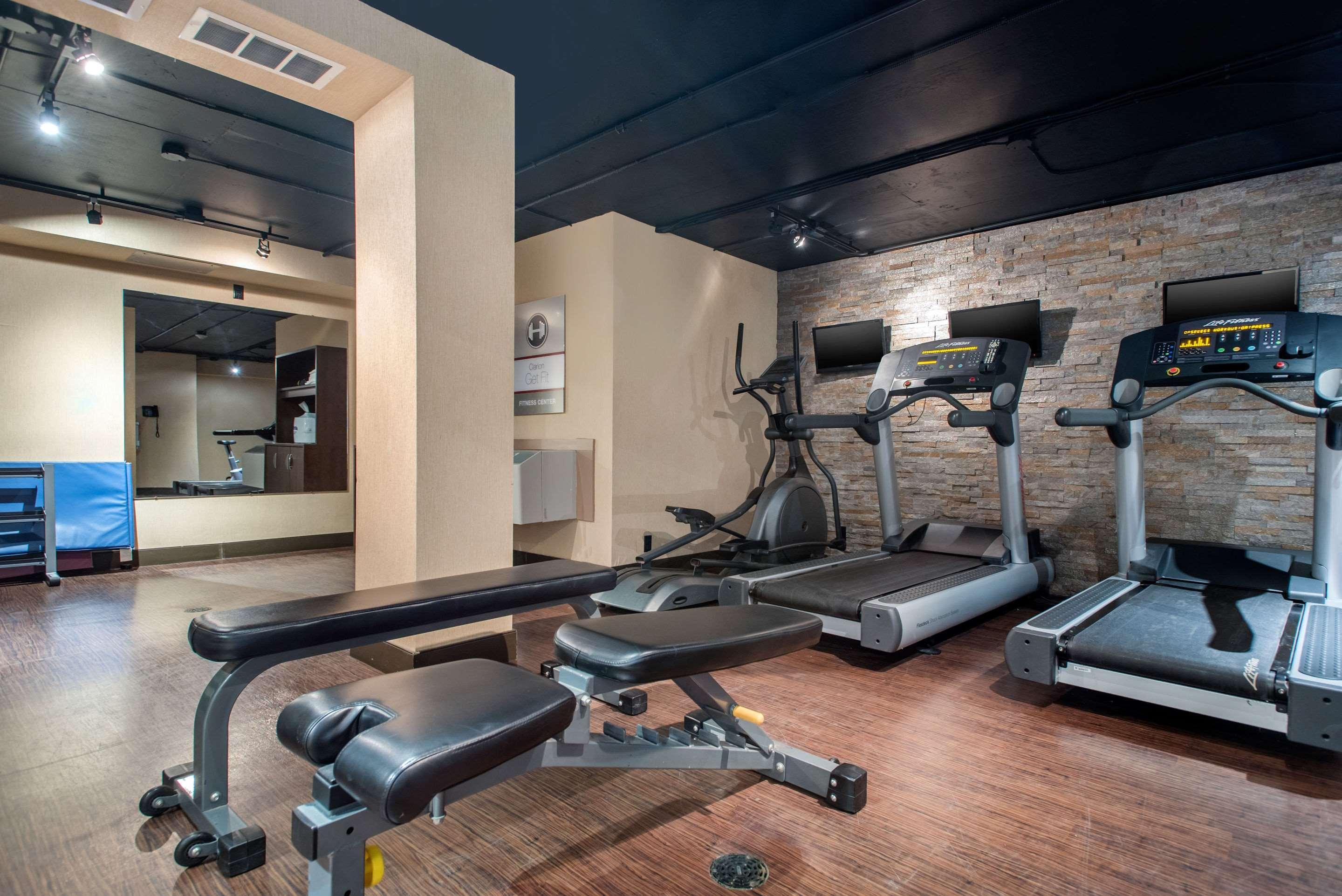 Clarion Hotel & Suites Brandon Εξωτερικό φωτογραφία