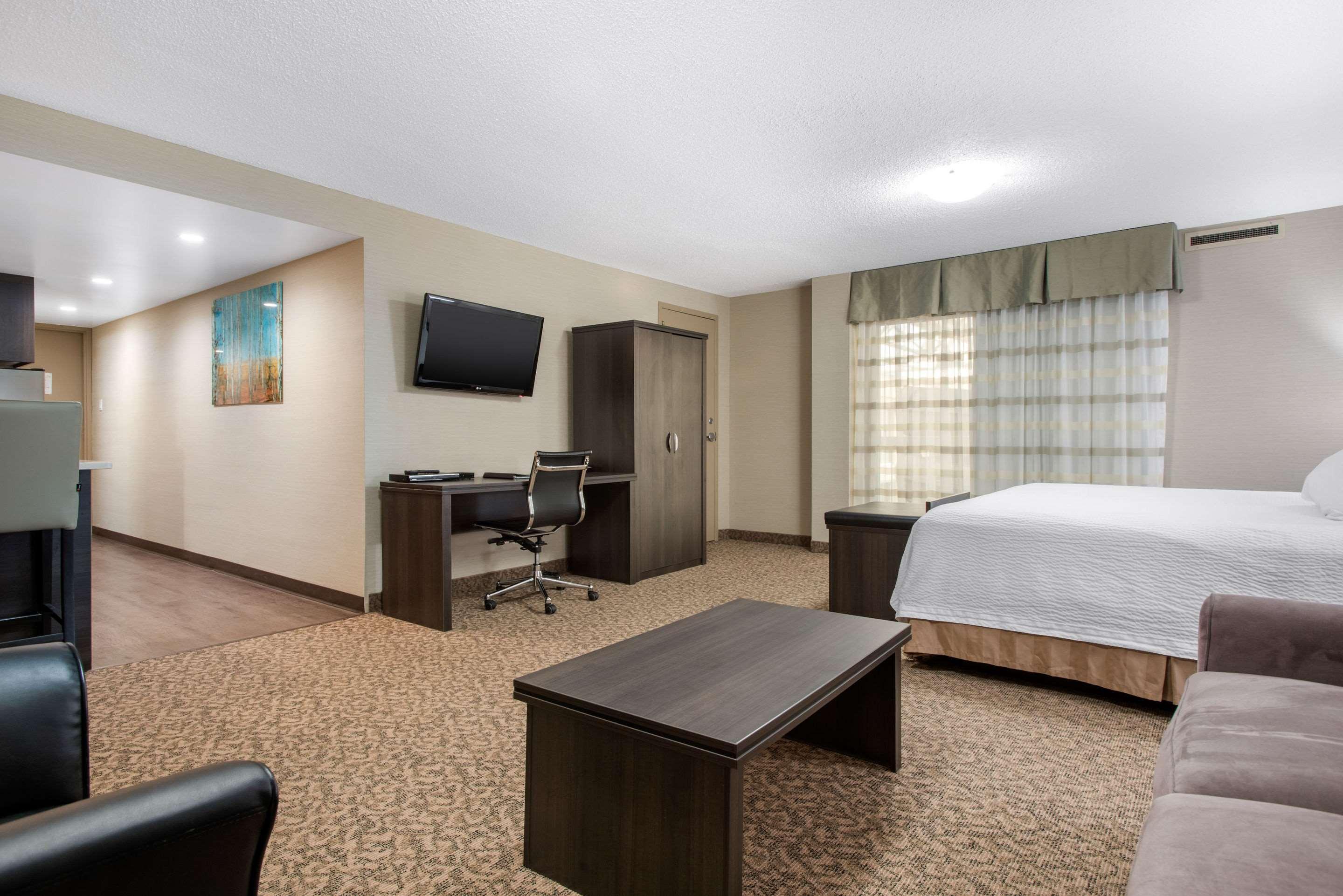 Clarion Hotel & Suites Brandon Εξωτερικό φωτογραφία