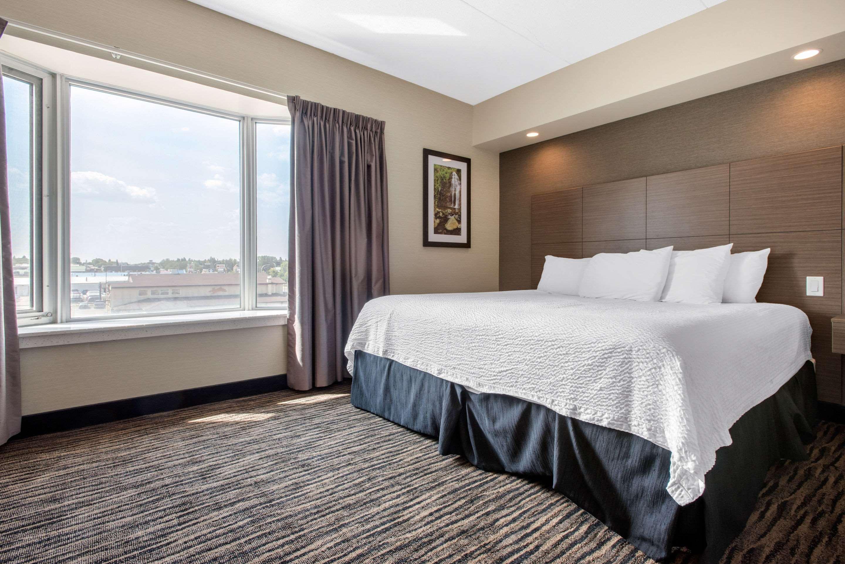 Clarion Hotel & Suites Brandon Εξωτερικό φωτογραφία